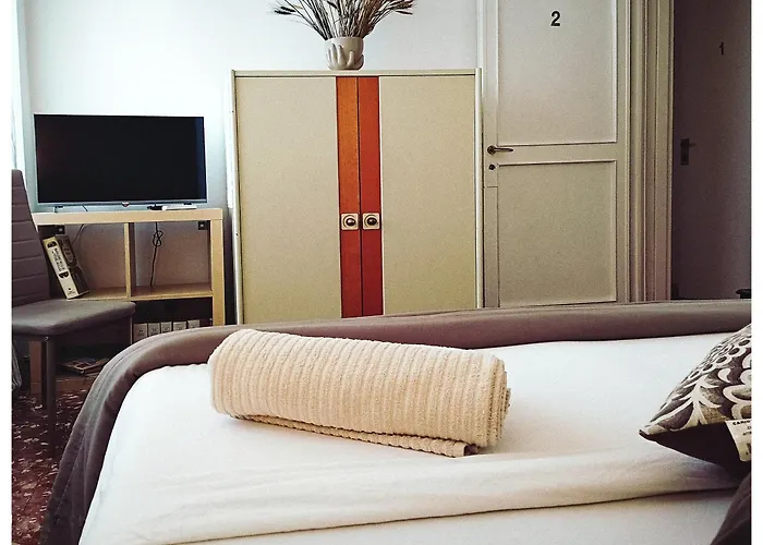 "vacanze Romane" Stazione Tiburtina, Tre Da Letto 5 Posti Letto *