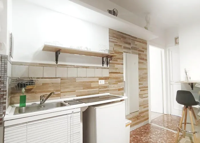 "vacanze Romane" Stazione Tiburtina, Tre Da Letto 5 Posti Letto * Rome